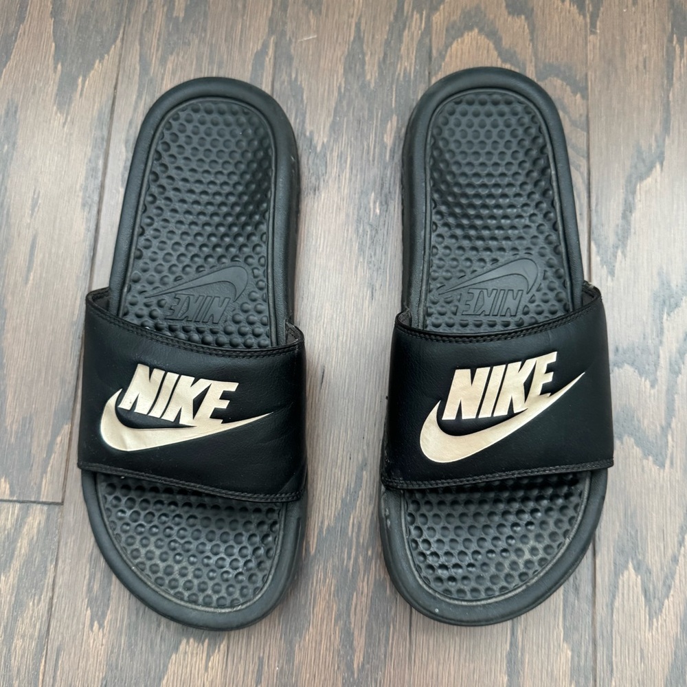 Nike Women’s Benassi JDI Slide in Black & Rose Gold - SZ 7